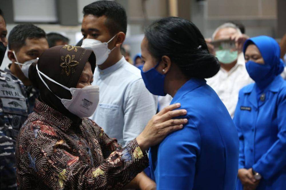 Menteri Sosial (Mensos) Tri Rismaharinii bersilaturahmi ke keluarga ABK Kapal Selam KRI Nanggala 402 (dok. Kemensos)