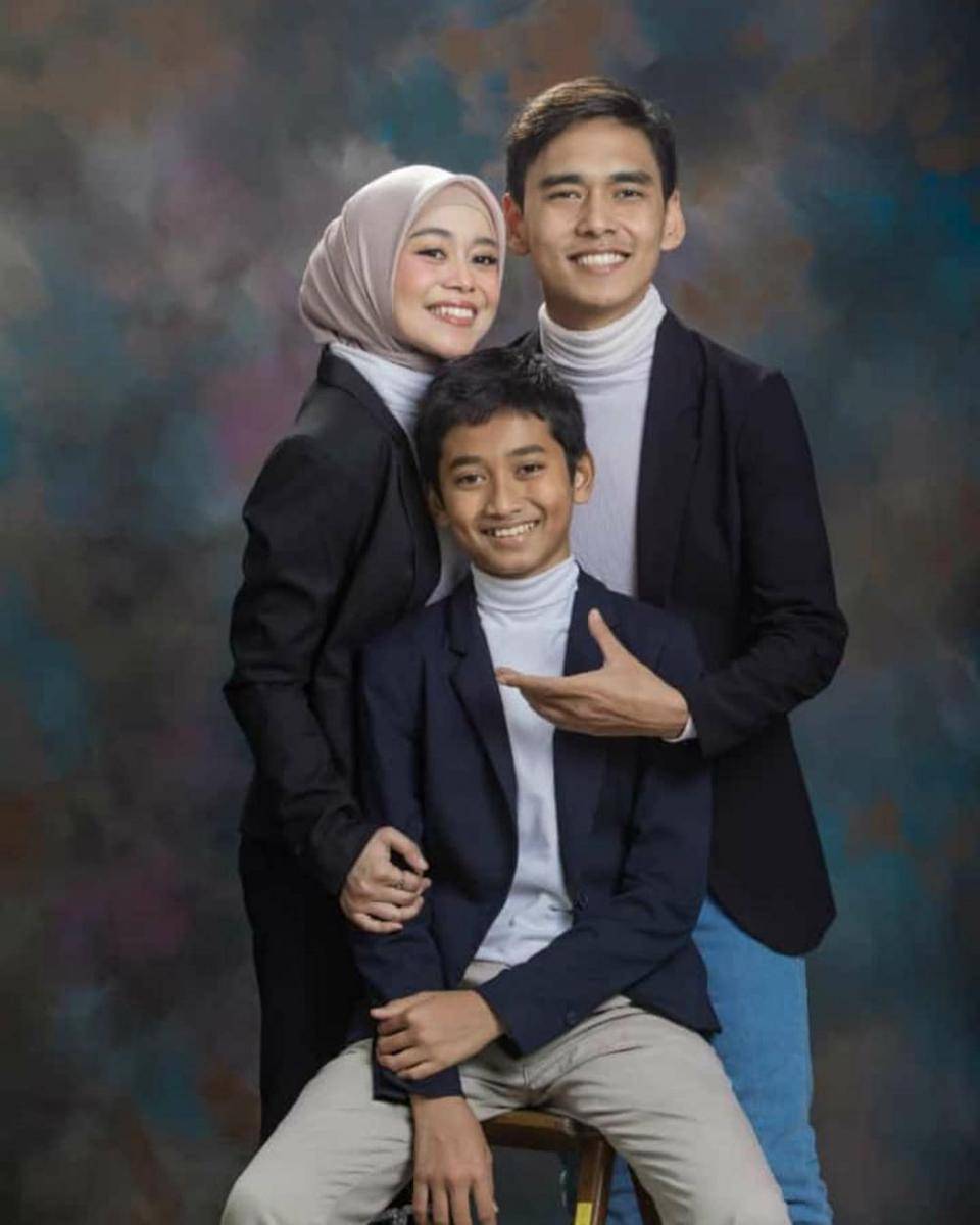 Lesty Kejora dan keluarga (instagram.com/ayah_kejora)