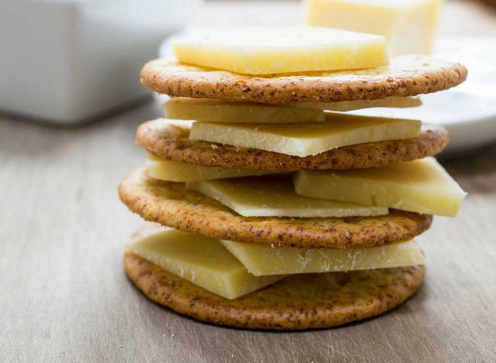 5 Inspirasi Sajian Renyah Berbahan Crackers, Bikin Perut Keroncongan!