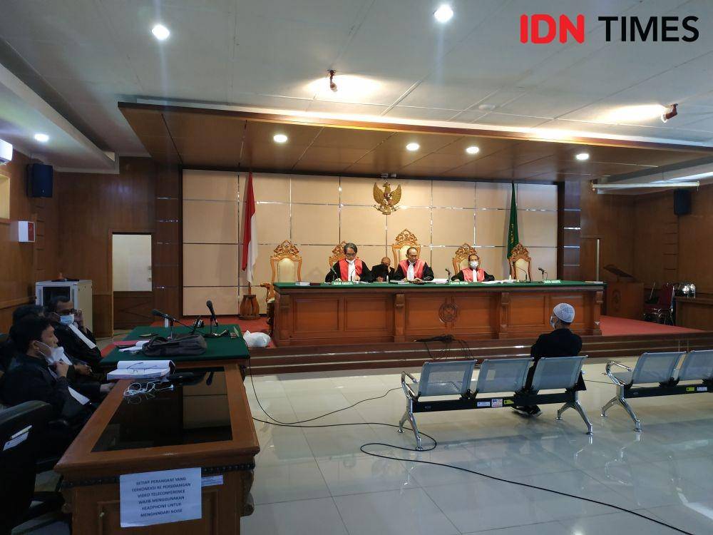 Korban pemukulan Bahar Smith jadi saksi dalam persidangan. IDN Times/Debbie Sutrisno