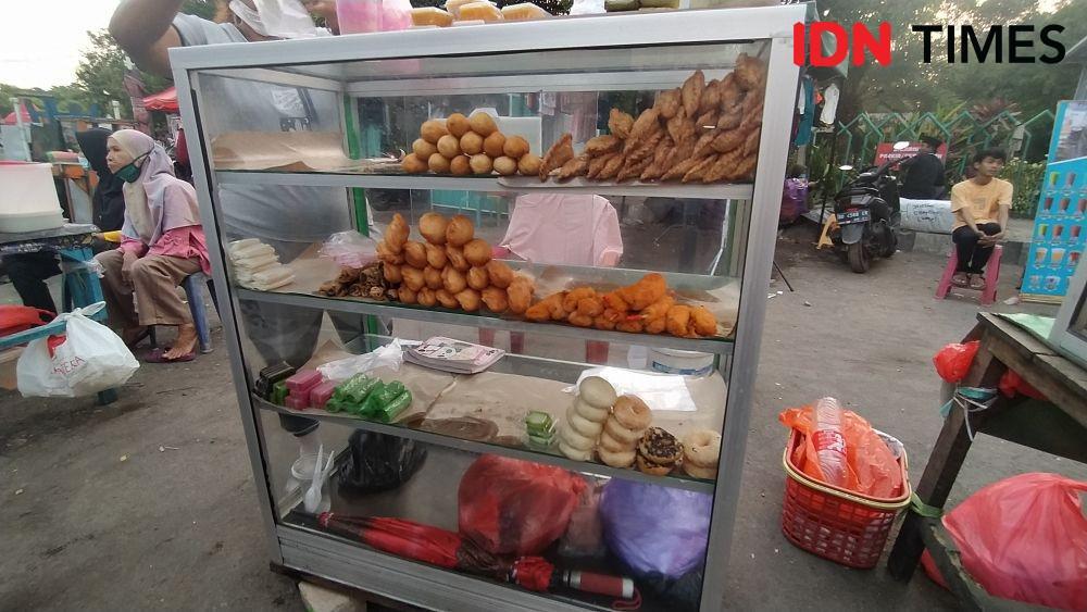 Geliat Penjual Aneka Gorengan di Makassar Kejar Cuan saat Ramadan