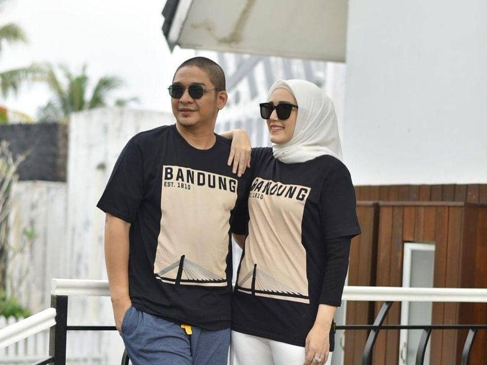 Kian Harmonis, 10 Potret Kompak Pasha dan Adelia Kenakan Baju Couple
