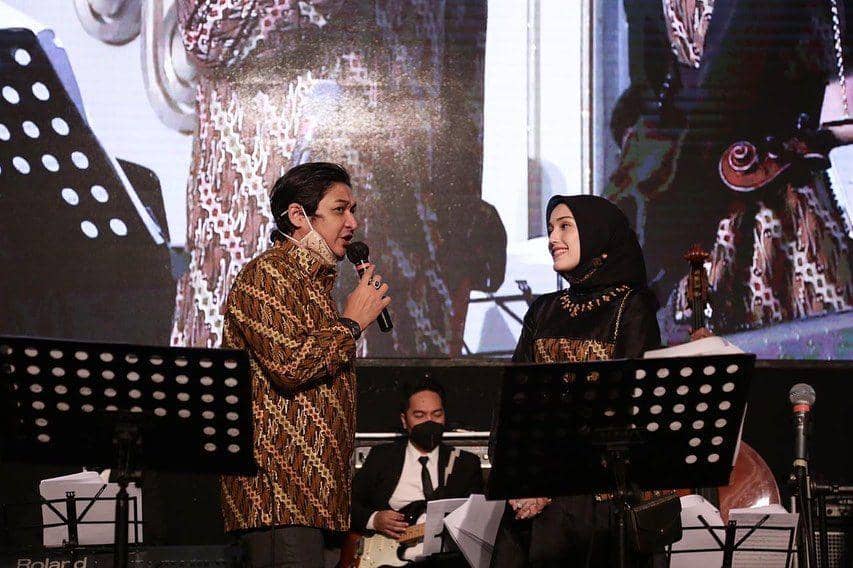 instagram.com/adeliapasha