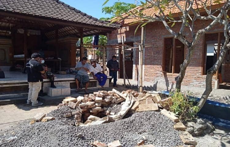 Suasana kediaman Kepala BIN Daerah Papua Brigjen TNI I Gusti Putu Danny Karya Nugraha di Kelurahan Beng, Kabupaten Gianyar, Selasa (26/4/2021). (Dok.IDNTimes/istimewa)
