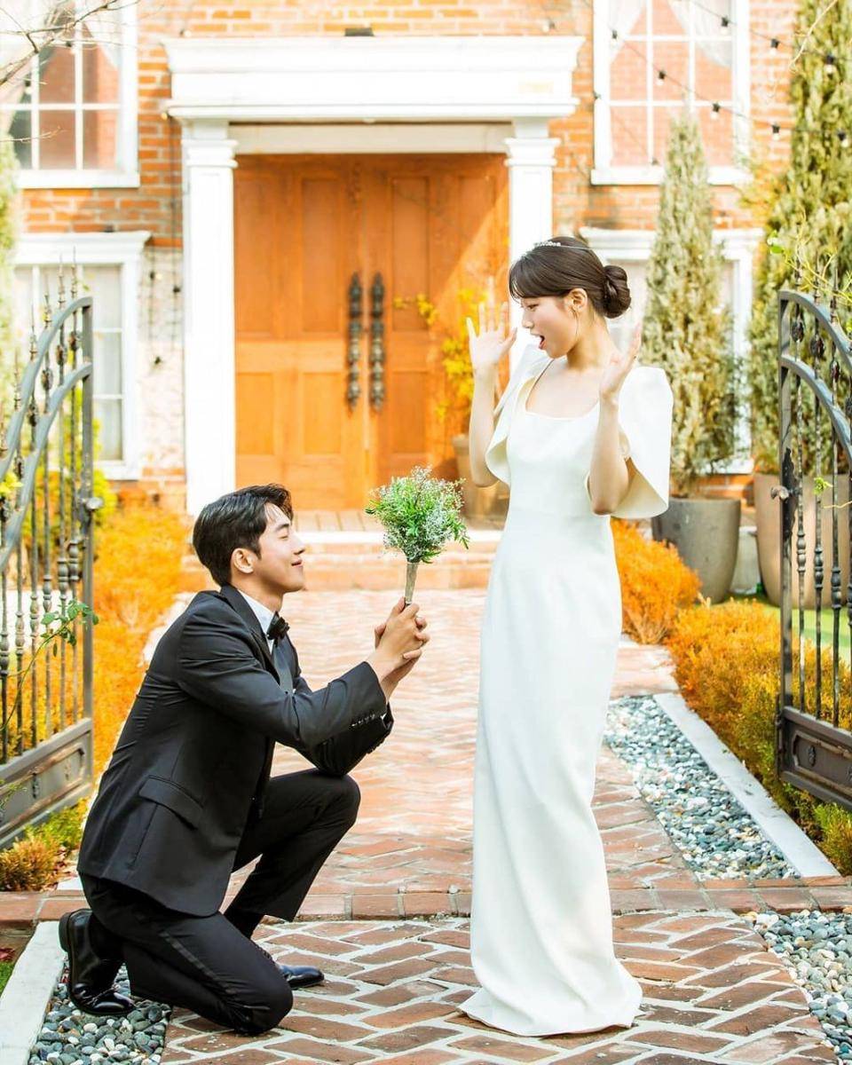 Bae Suzy (instagram.com/tvn_startup)