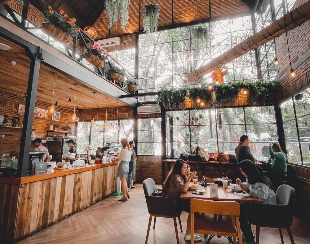 7 Tempat Nongkrong di Sentul Paling Favorit, Homey dan Menyenangkan