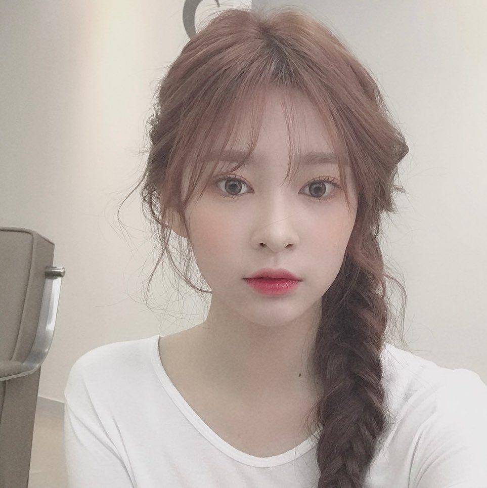 instagram.com/official_izone