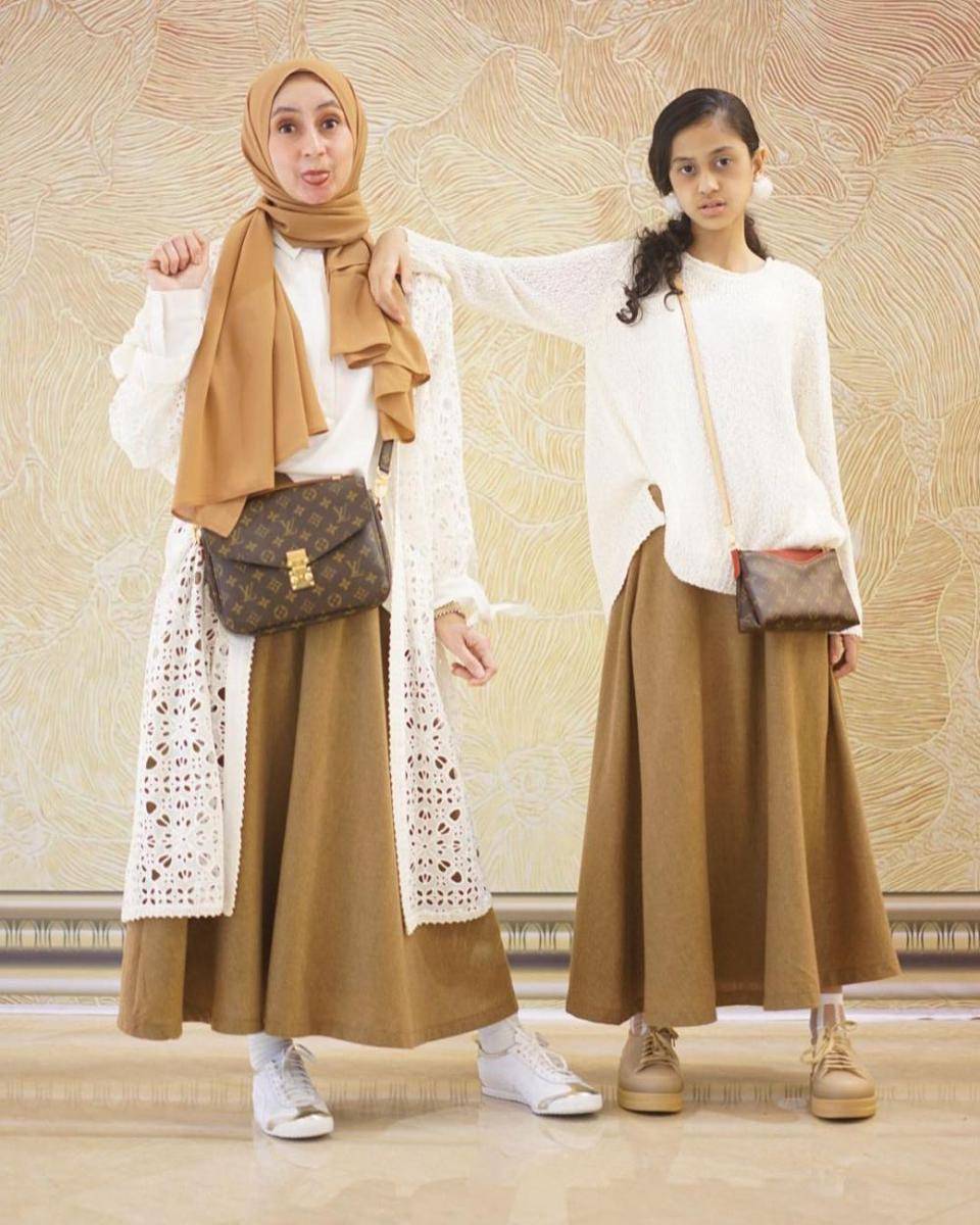 Avi Basalamah dan putrinya (instagram.com/avibasalamah)