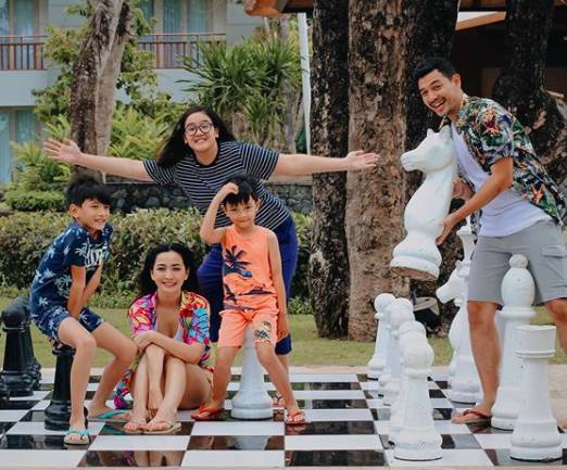 Hesti Purwadinata dan keluarga (instagram.com/hestipurwadinata)