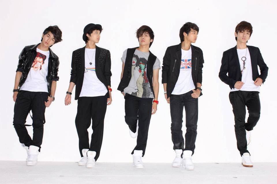 boyband SHINee (facebook.com/shinee)
