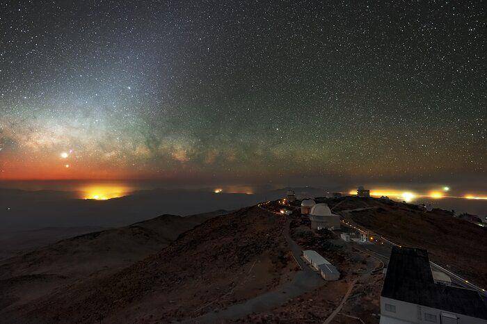 Pemandangan langit di Observatorium La Silla, Chile. (twitter.com/SETIInstitute)