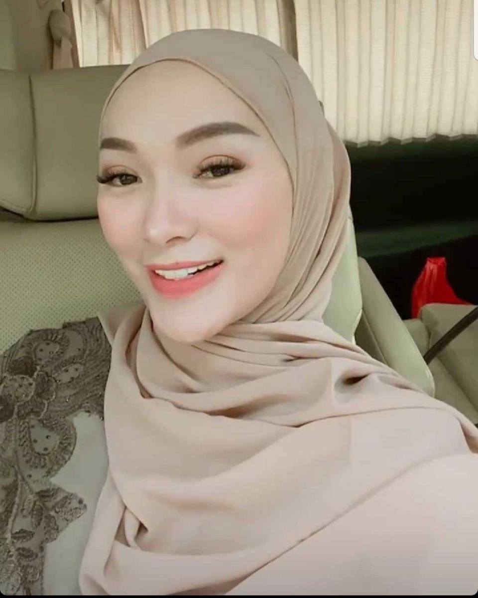 instagram.com/zaskia_gotix
