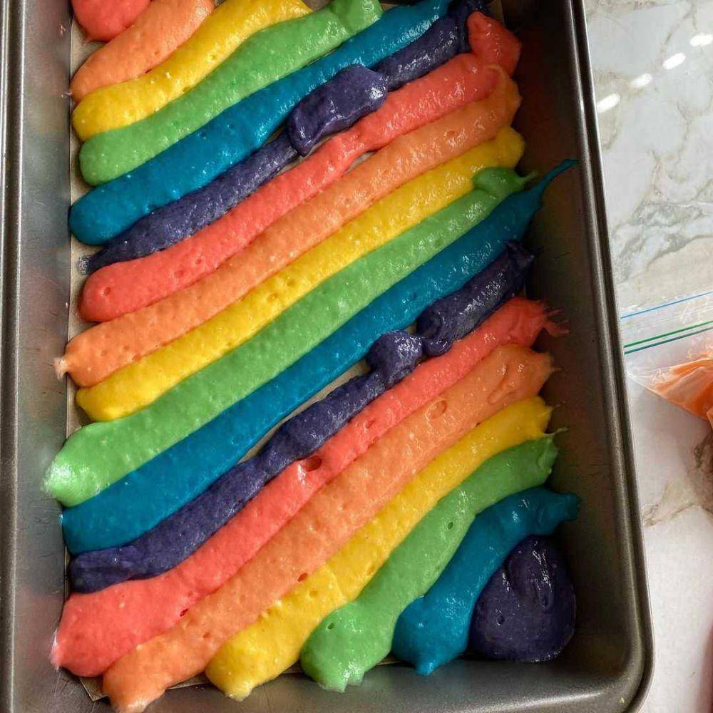 ilustrasi rainbow roll cake (instagram.com/pennyln)
