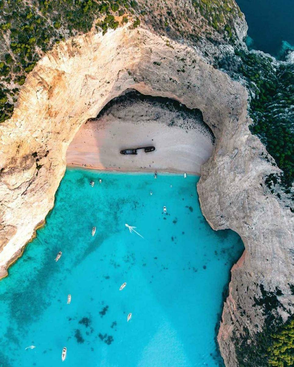 Instagram.com/greek.getaway