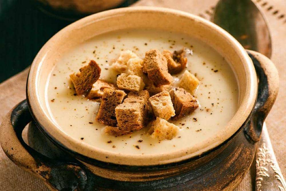 ilustrasi creamy garlic soup (godairyfree.org)