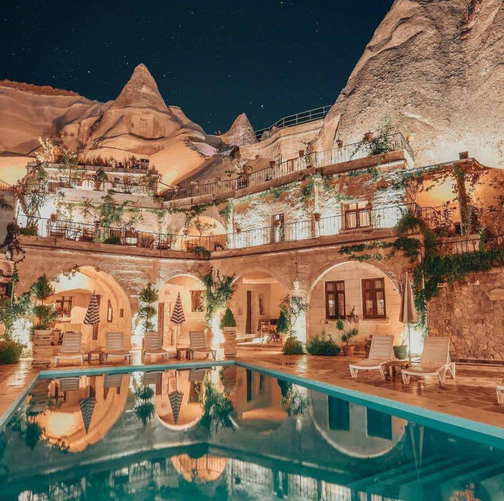 instagram.com/travelwizmoe