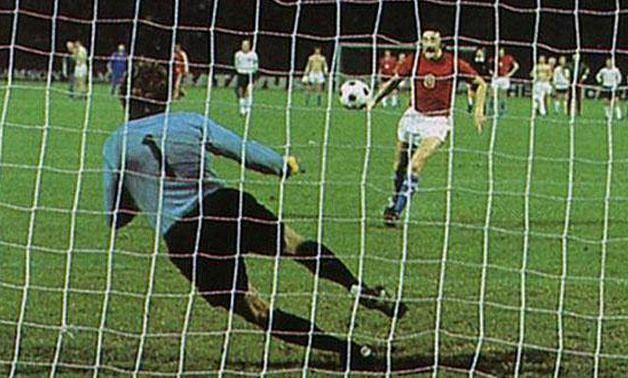 5 Fakta Sejarah Terciptanya Tendangan Panenka, Sebuah Seni Penalti!