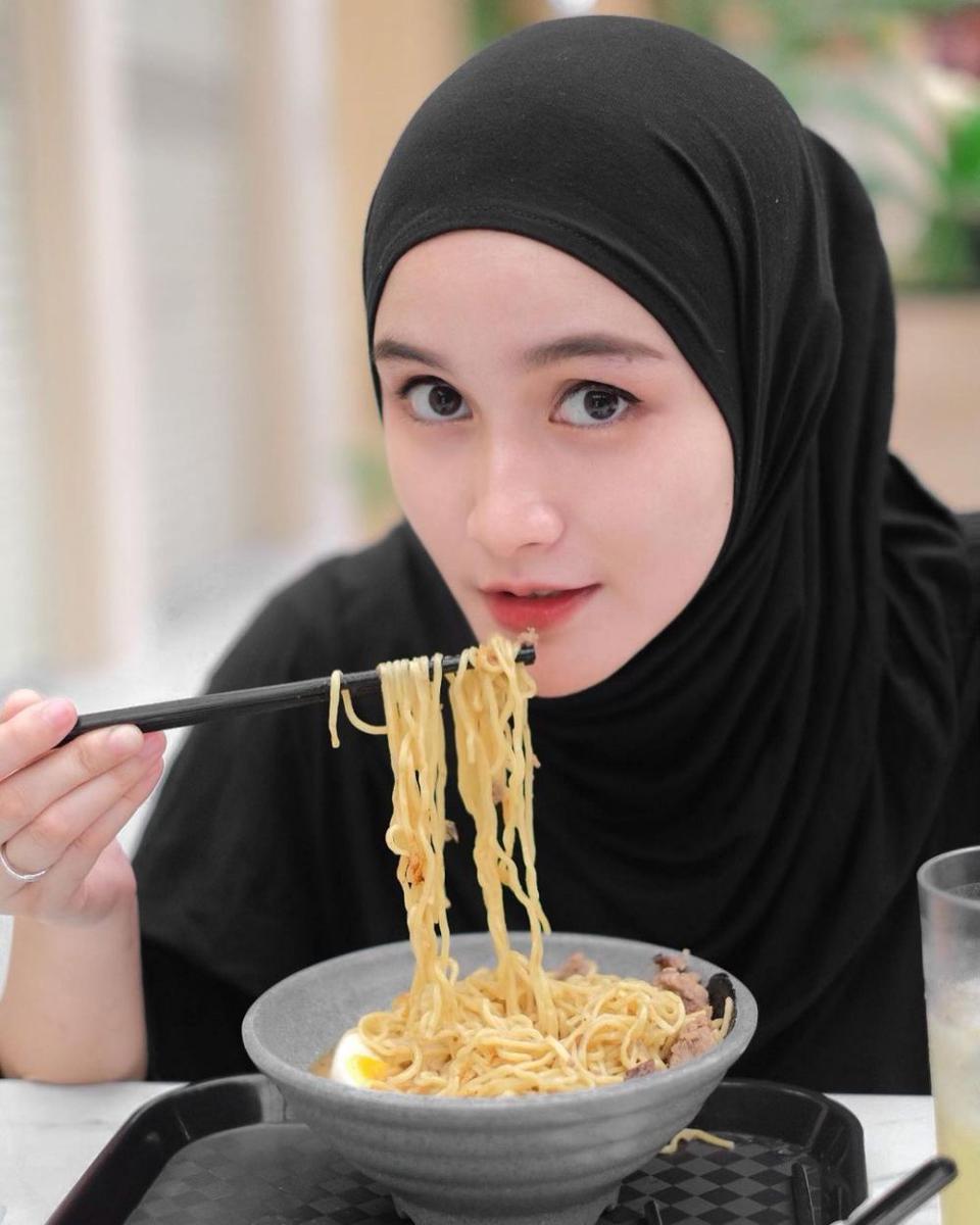 instagram.com/iselfricella