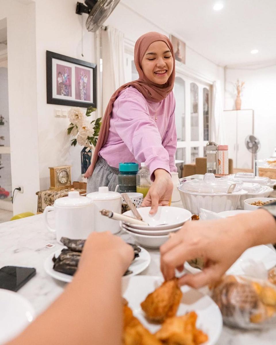 instagram.com/marshanatika