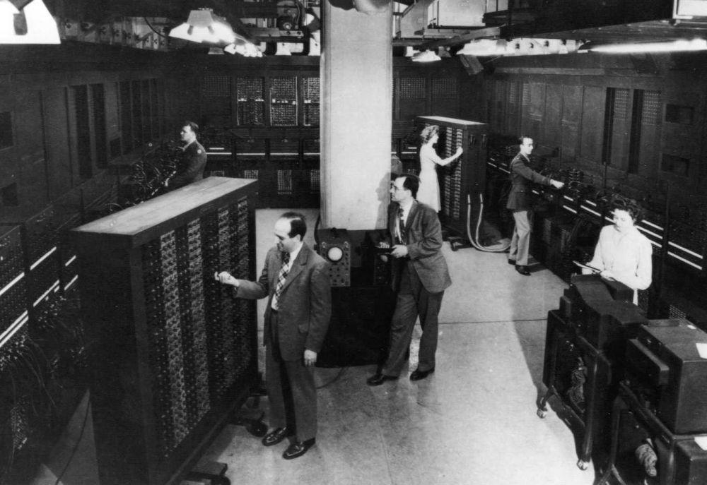 5 Hal Menarik Seputar ENIAC, Buyut Komputer Berukuran Super Besar!