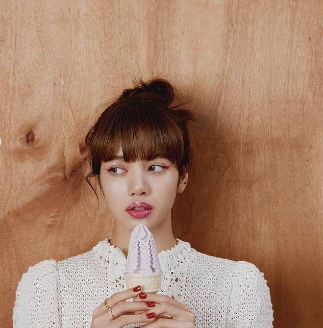 instagram.com/lalalalisa_m/