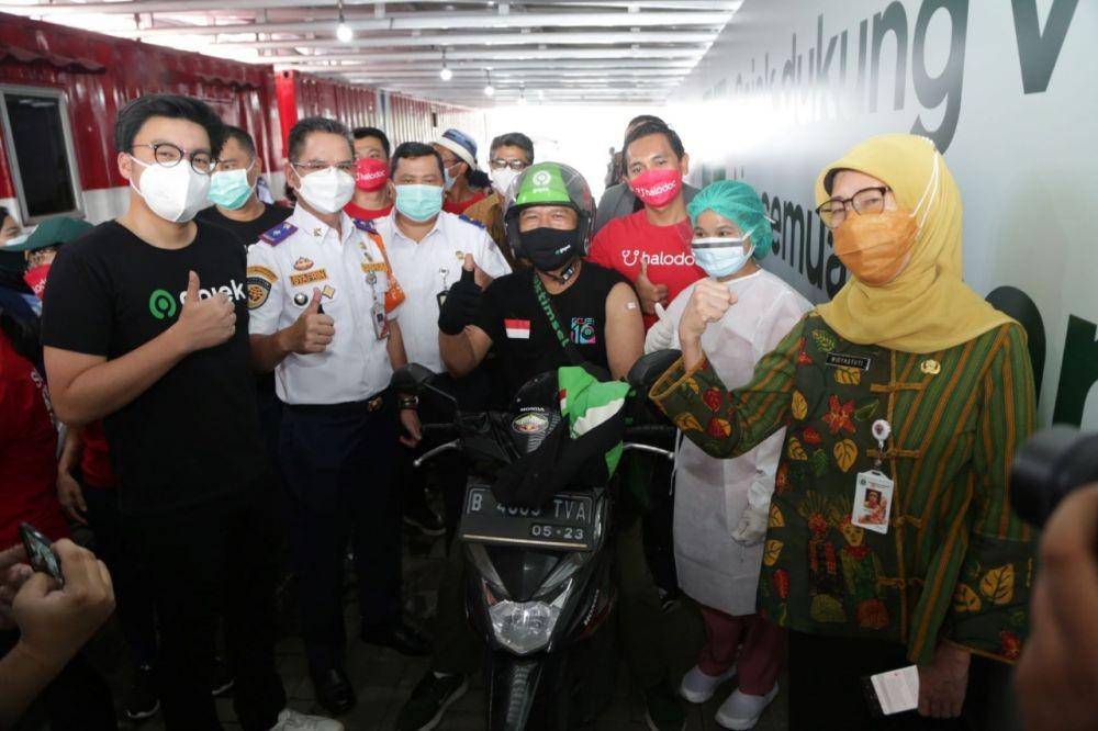 Vaksinasi massal driver gojek di  Jakarta (dok. Gojek)