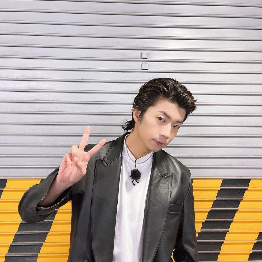 Genap 32 Tahun, 10 Potret Terbaru Wooyoung 2PM yang Selalu Awet Muda!