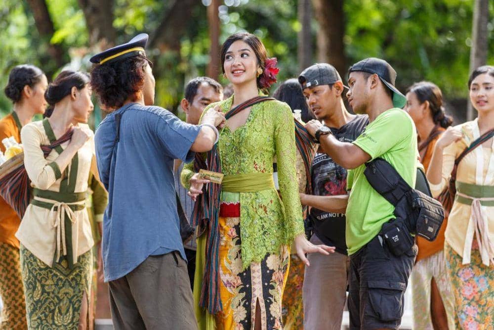 10 Potret Anggun Mikha Tambayong Memakai Kebaya, Paripurna Banget!