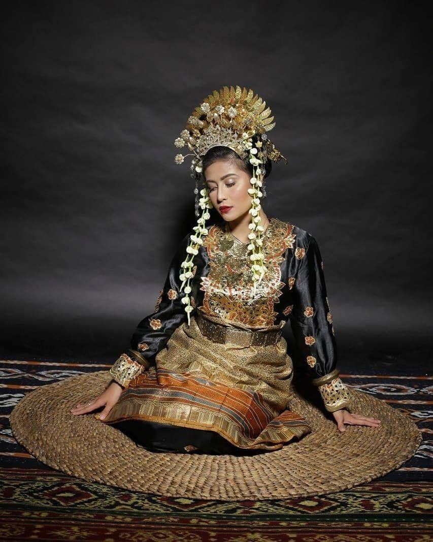 Instagram.com/Awkarin/