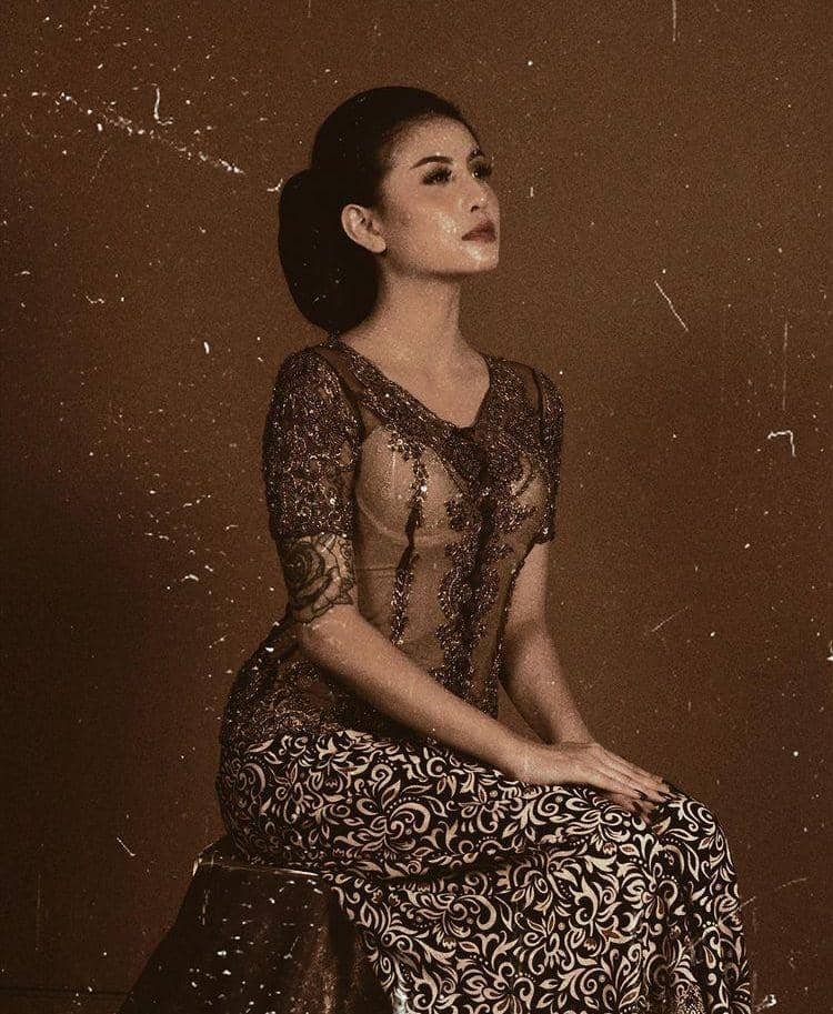 Instagram.com/Awkarin/