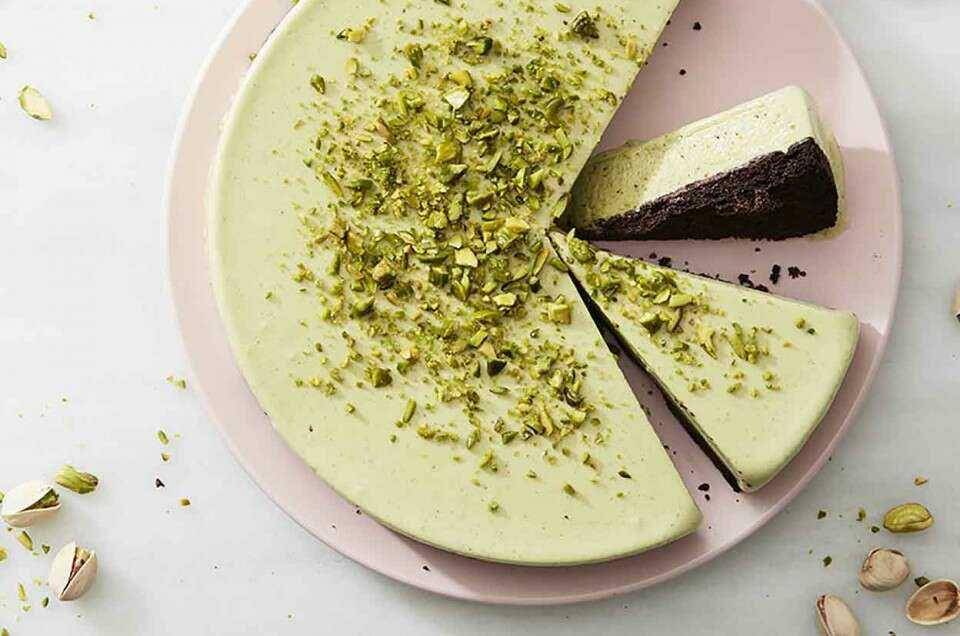 Olahan camilan manis berbahan kacang pistachio (ratinkhosh.com)