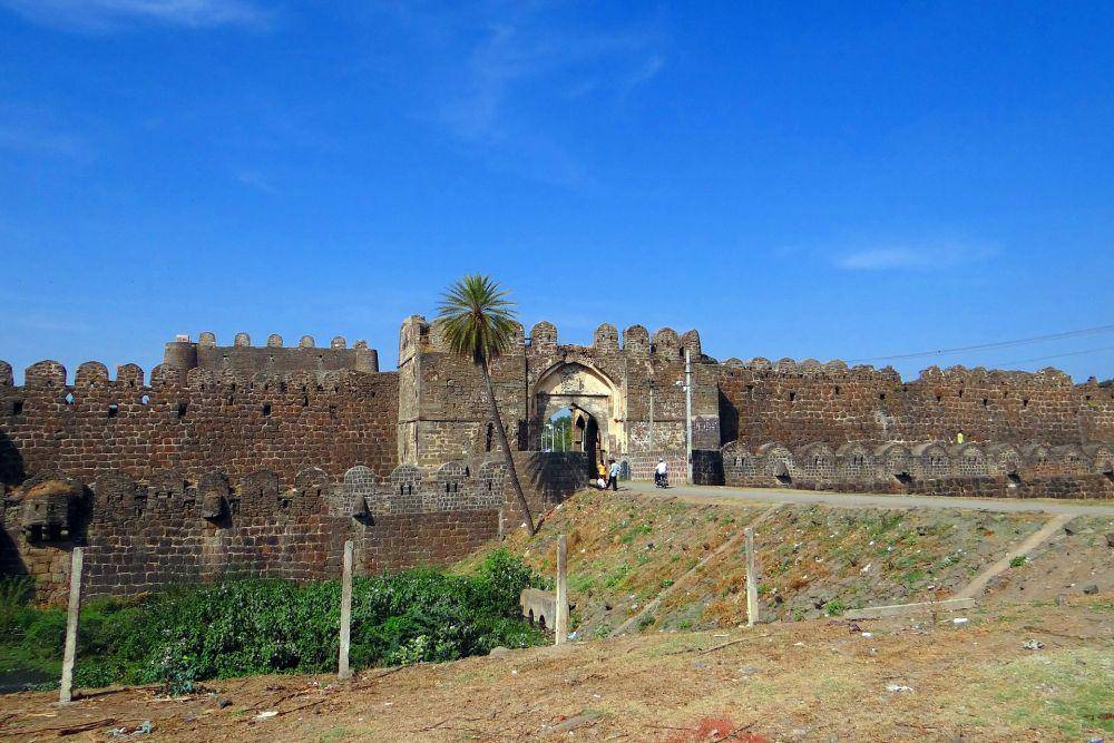 Gulbarga Fort (pixabay.com/sarangib)