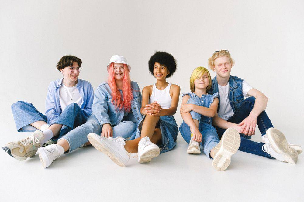 Pfizer telah melakukan studi vaksin terhadap ribuan anak-anak belasan tahun (Pexels.com/Anna Shvets)