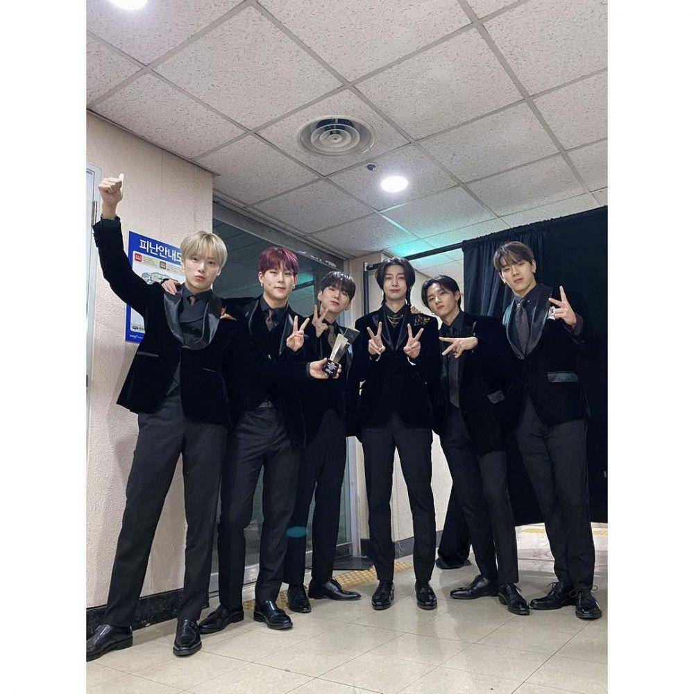 instagram.com/official_monsta_x