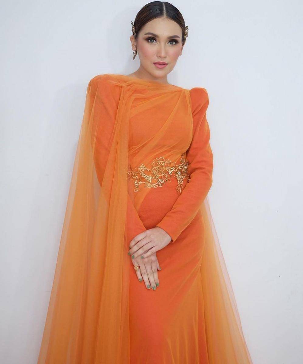 instagram.com/ayutingting92