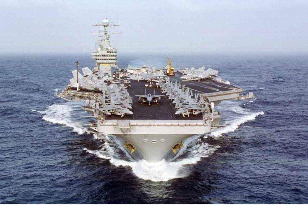USS Dwight D. Eisenhower CVN-69  (historycentral.com)
