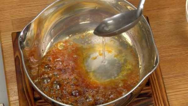 ilustrasi memasak gula merah (cookingwithdog.com)