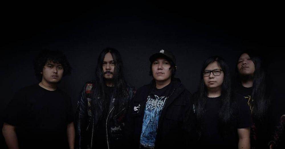 instagram.com/possessedtomerch