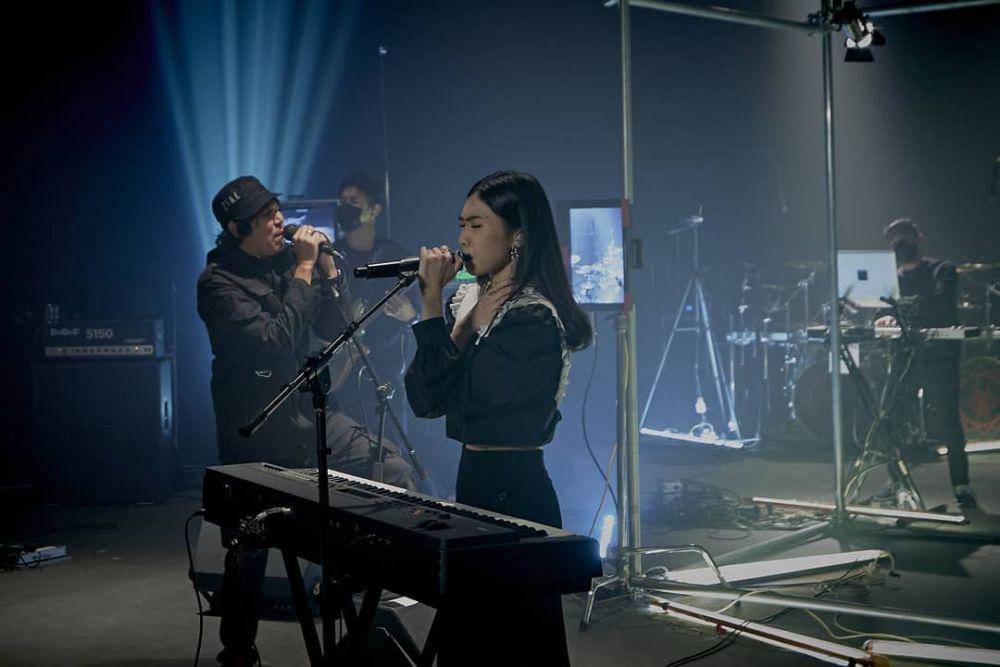 instagram.com/possessedtomerch