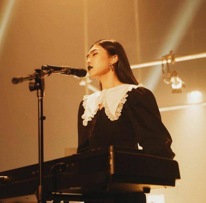 instagram.com/isyanasarasvati