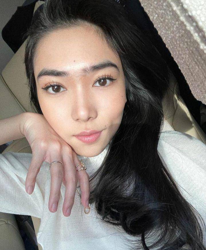 instagram.com/isyanasarasvati