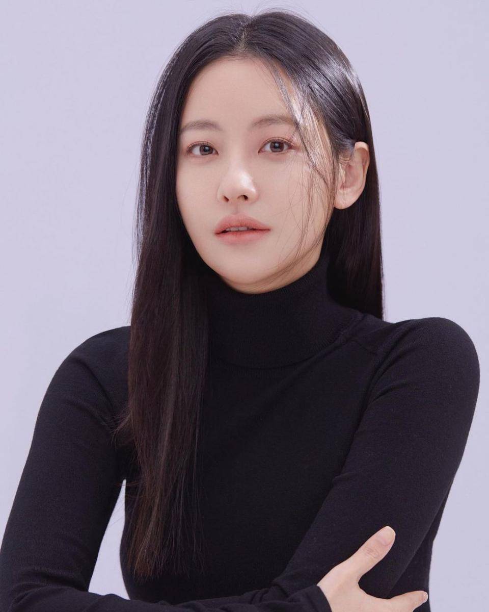 Oh Yeon Seo (instagram.com/ohvely22)