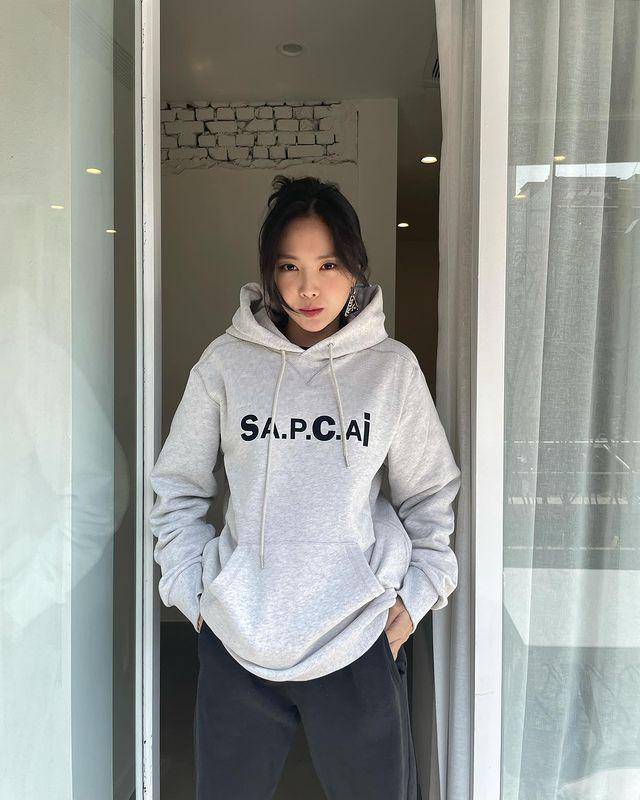 Naeun Apink (instagram.com/marcellasne_)