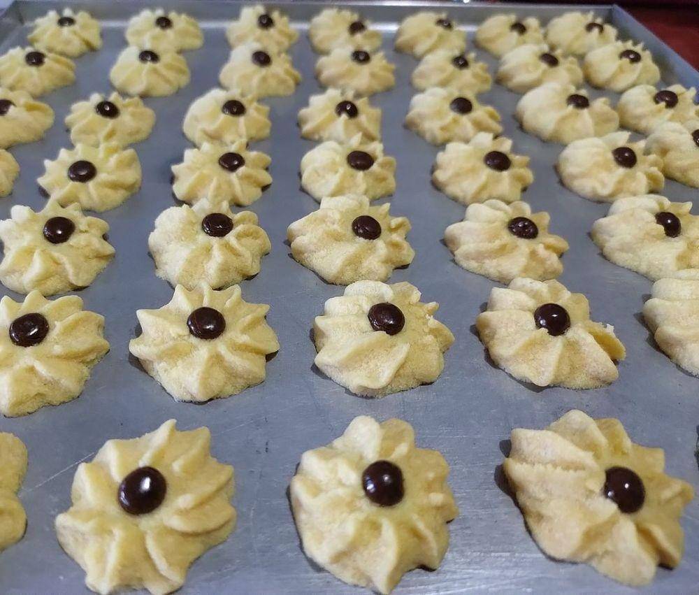 Kue semprit (instagram.com/thesaputrokitchen)