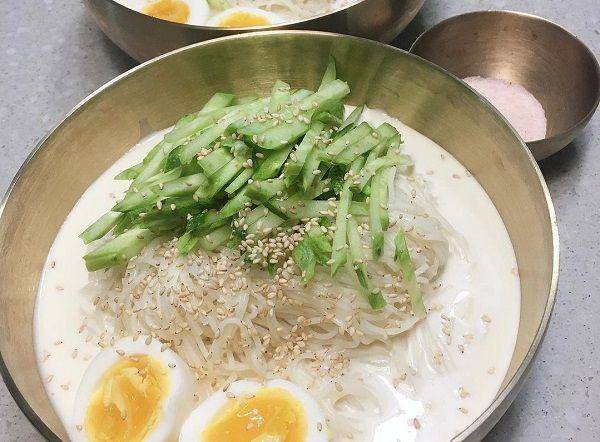 kongguksu (instagram.com/mo__on_0.cuppa)