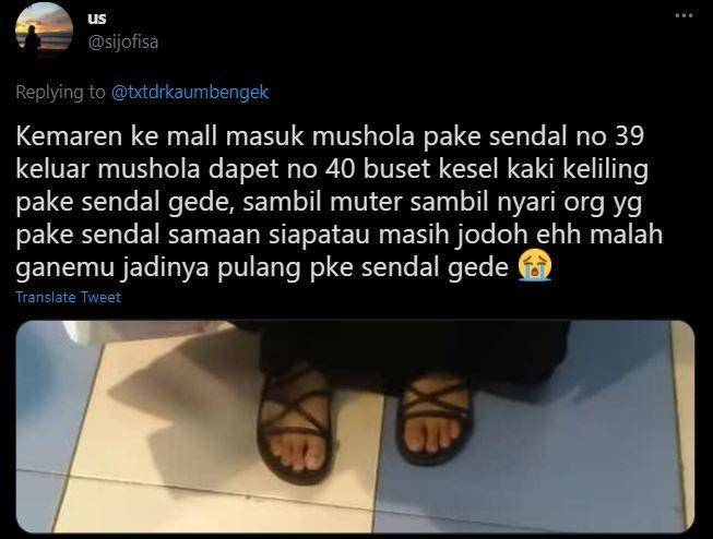 Sandal tertukar/Twitter.com/sijofisa