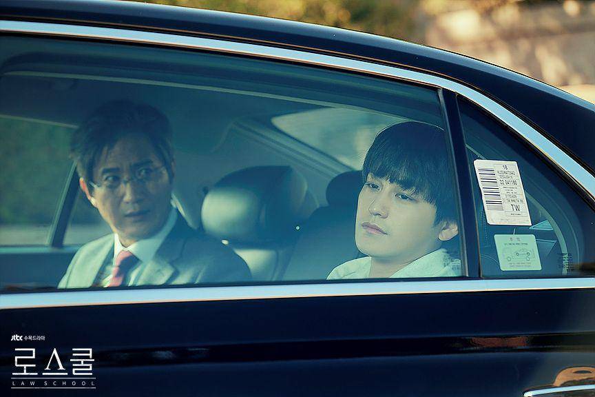 cuplikan drama Korea Law School (mtv.jtbc.joins.com)