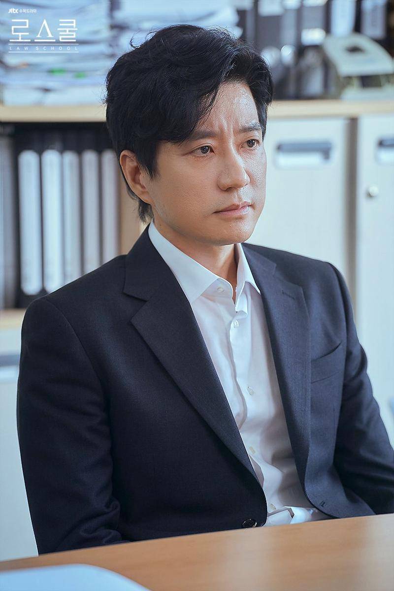 cuplikan drama Korea Law School (mtv.jtbc.joins.com)
