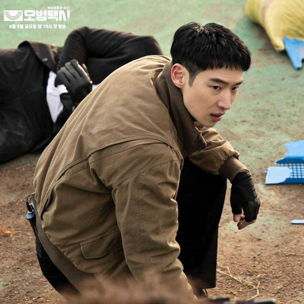 Lee Je Hoon di Taxi Driver (nstagram.com/sbsdrama_official)
