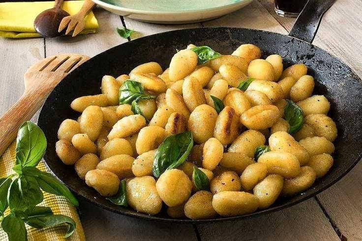 ilustrasi memasak gnocchi (nonnabox.com)